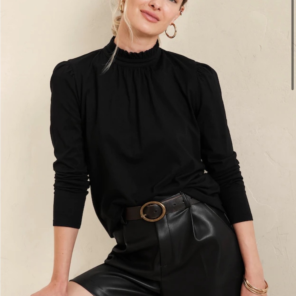 Banana Republic ruffle neck top